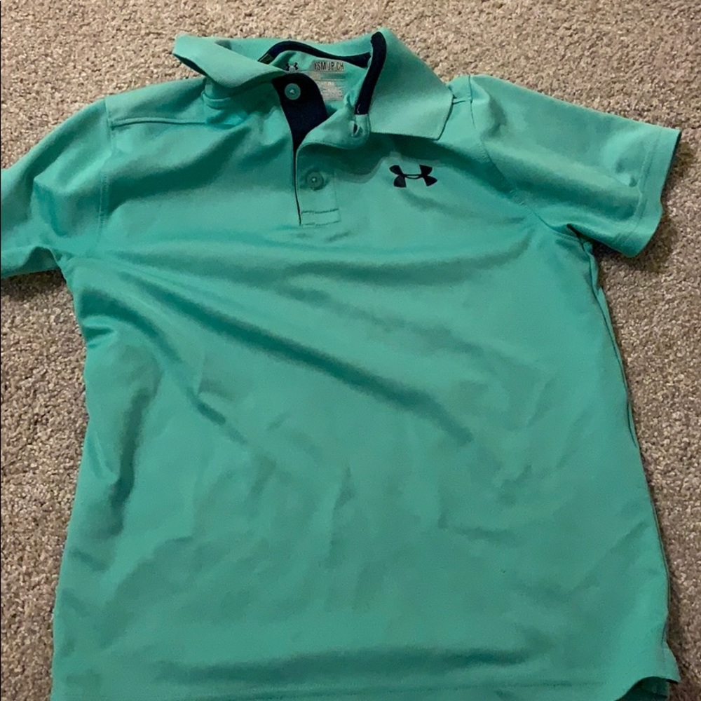 2 boys under armour shirts